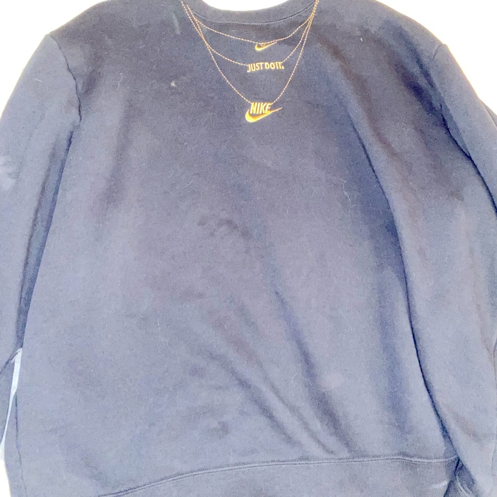 Woman’s Nike sweatshirt
